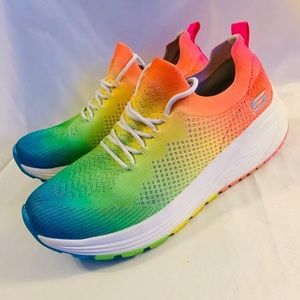 Size 10 NEW women’s sketchers sneakers